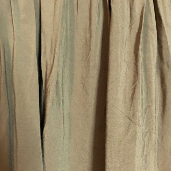 3 for $30! Olive green garage skirt. With pockets - Picture 6 of 9